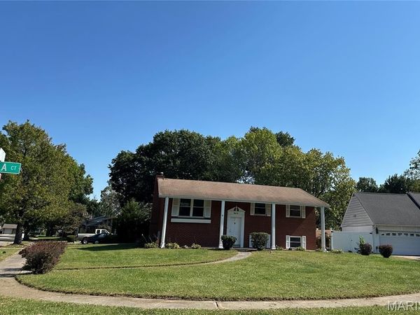 52 Villa Dr Drive, Granite City, IL 62040