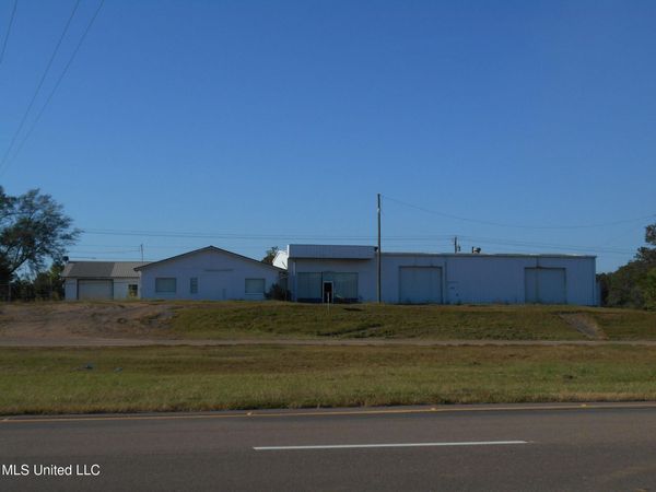 5555 W Highway 84, Prentiss, MS 39474
