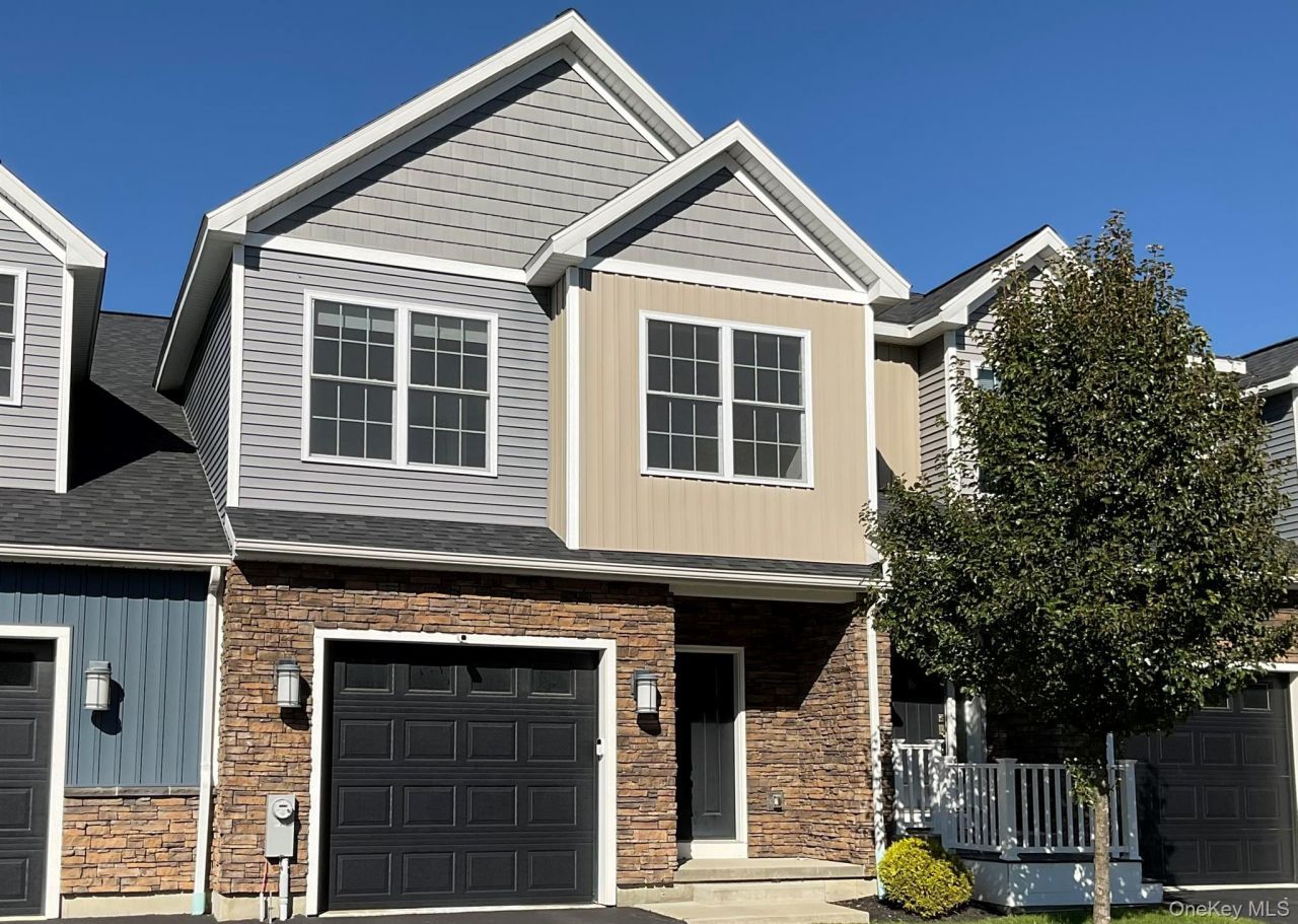 38 Stacey Way, Troy, NY 12180 Main Photo