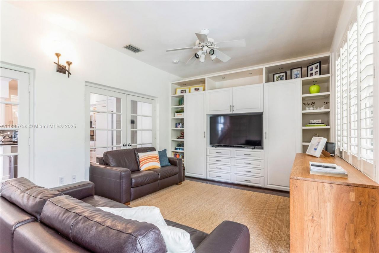 5774 SW 76th Ter, South Miami, FL 33143 Photo