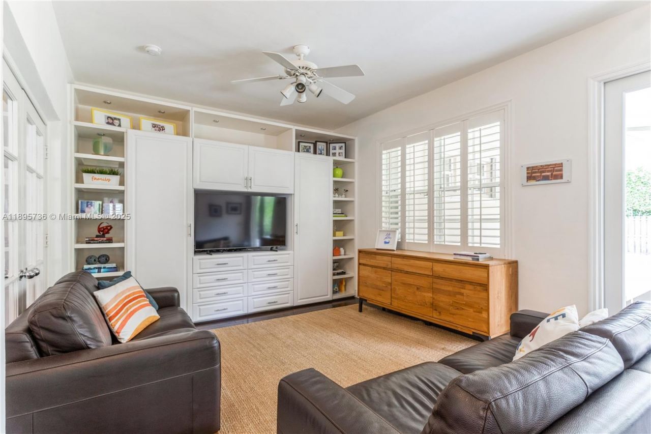 5774 SW 76th Ter, South Miami, FL 33143 Photo