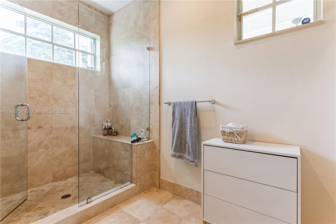 5774 SW 76th Ter, South Miami, FL 33143 Photo