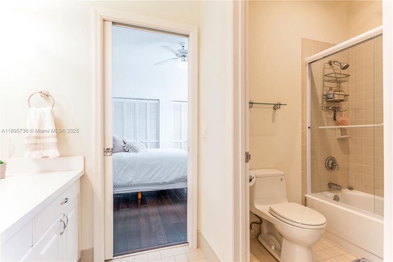 5774 SW 76th Ter, South Miami, FL 33143 Photo