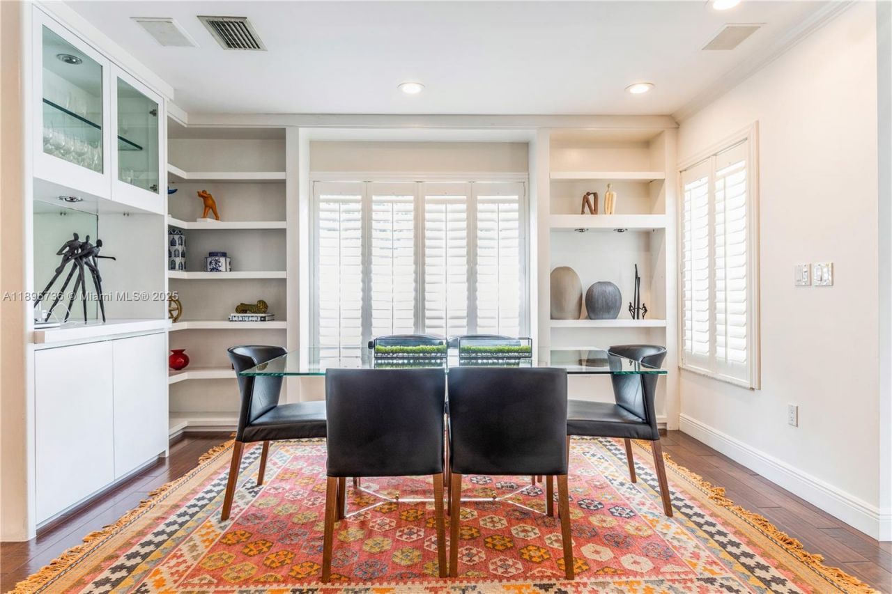 5774 SW 76th Ter, South Miami, FL 33143 Photo