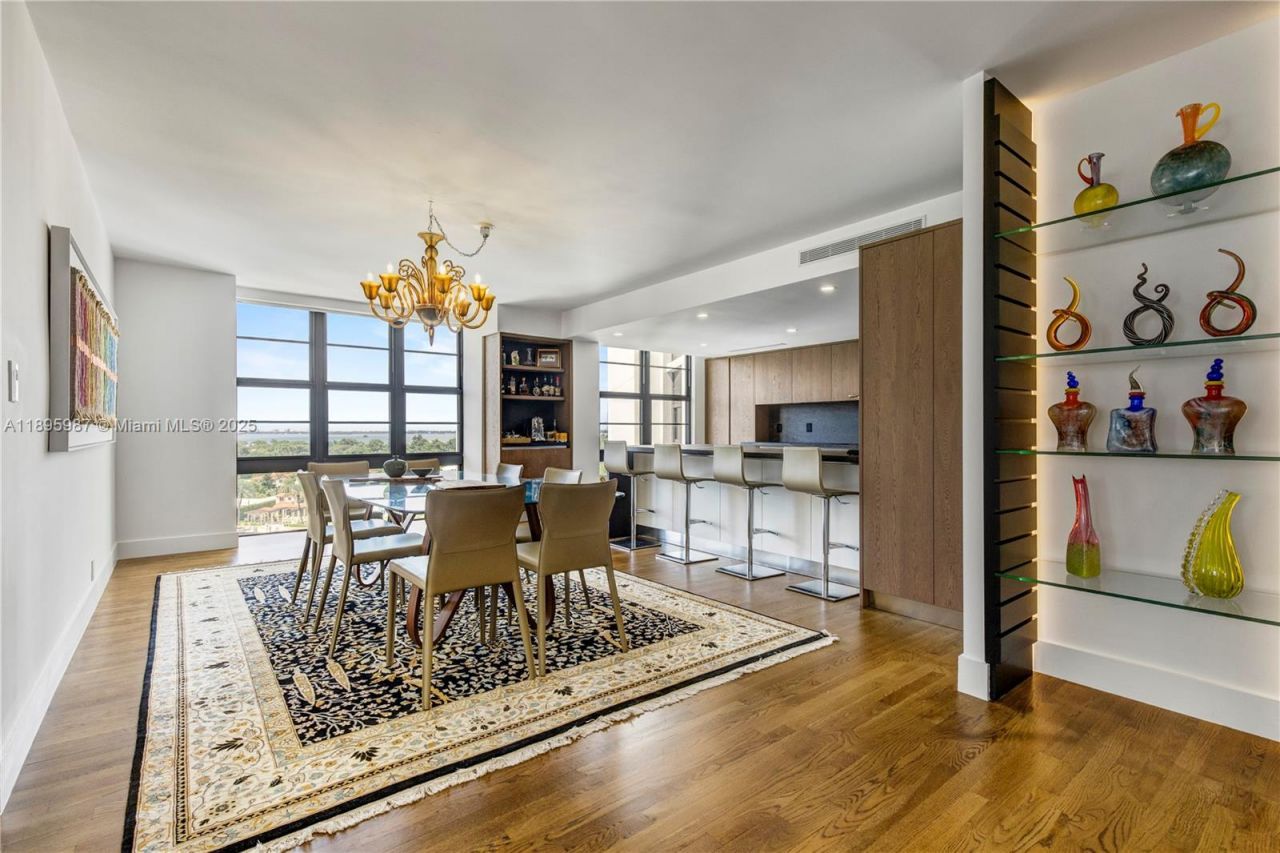 5500 Collins Ave, Unit 1104, Miami Beach, FL 33140 Photo