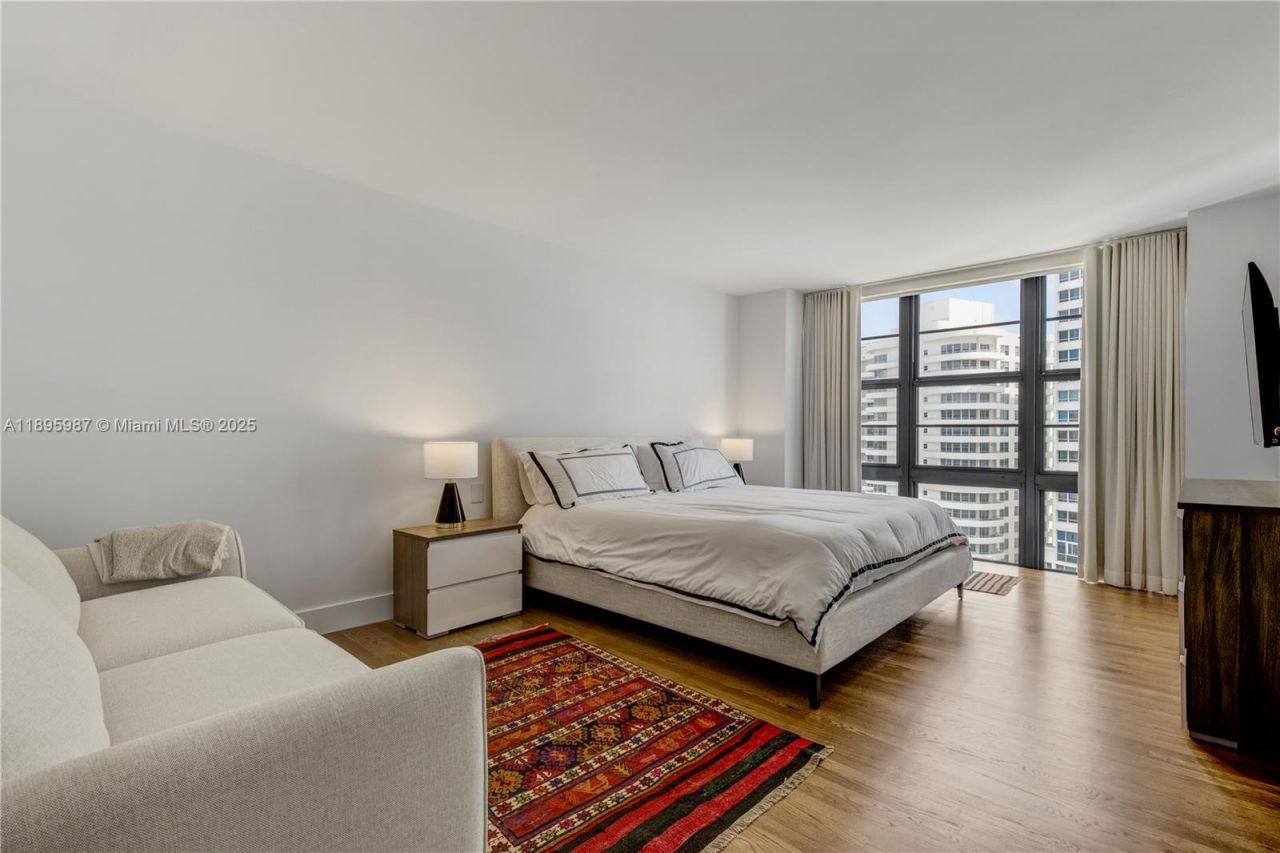 5500 Collins Ave, Unit 1104, Miami Beach, FL 33140 Photo