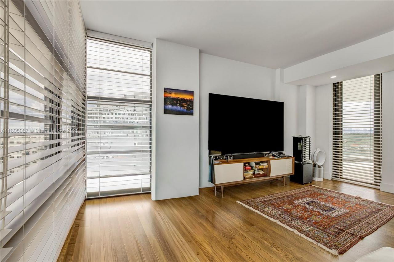 5500 Collins Ave, Unit 1104, Miami Beach, FL 33140 Photo