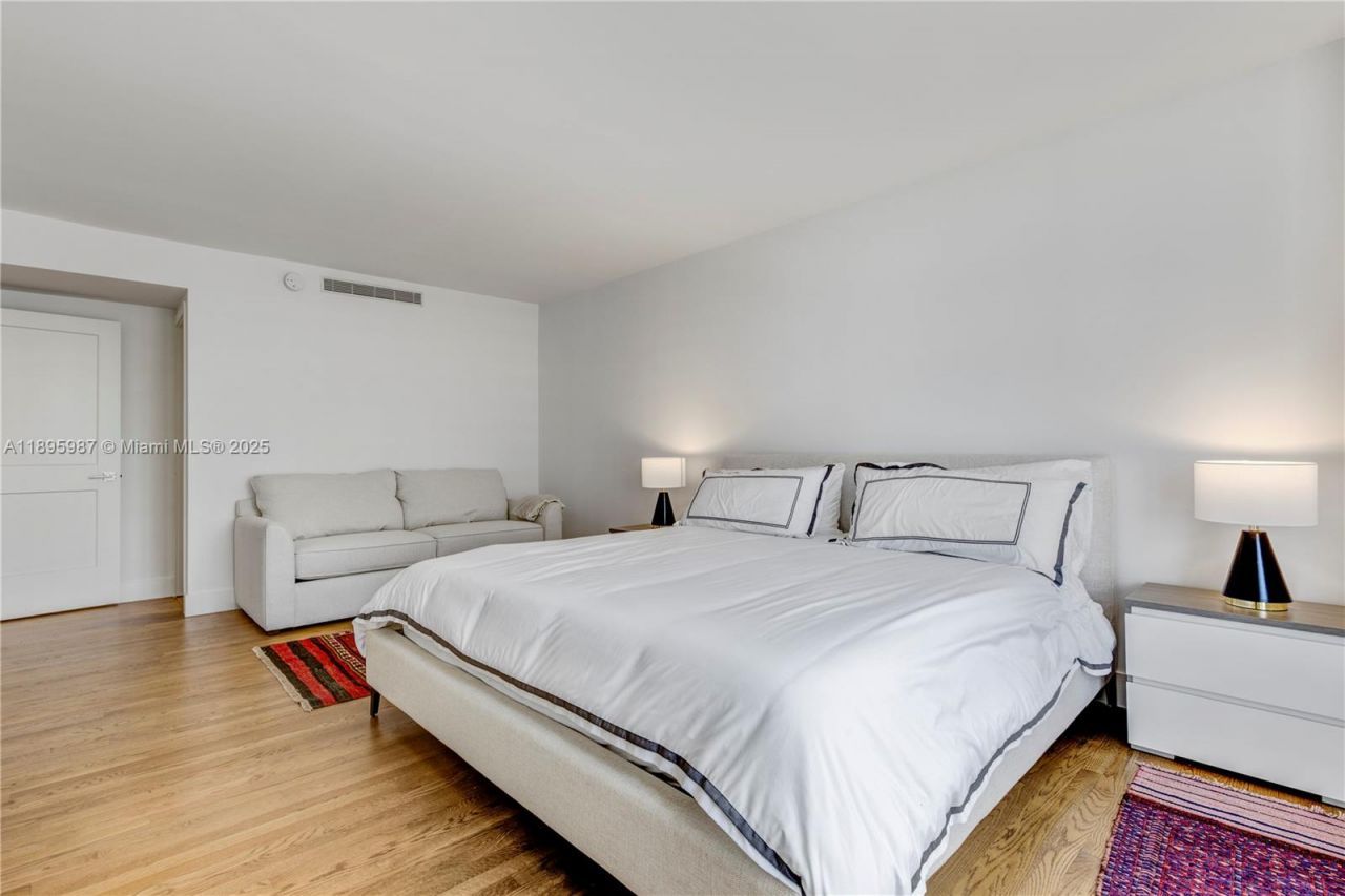 5500 Collins Ave, Unit 1104, Miami Beach, FL 33140 Photo