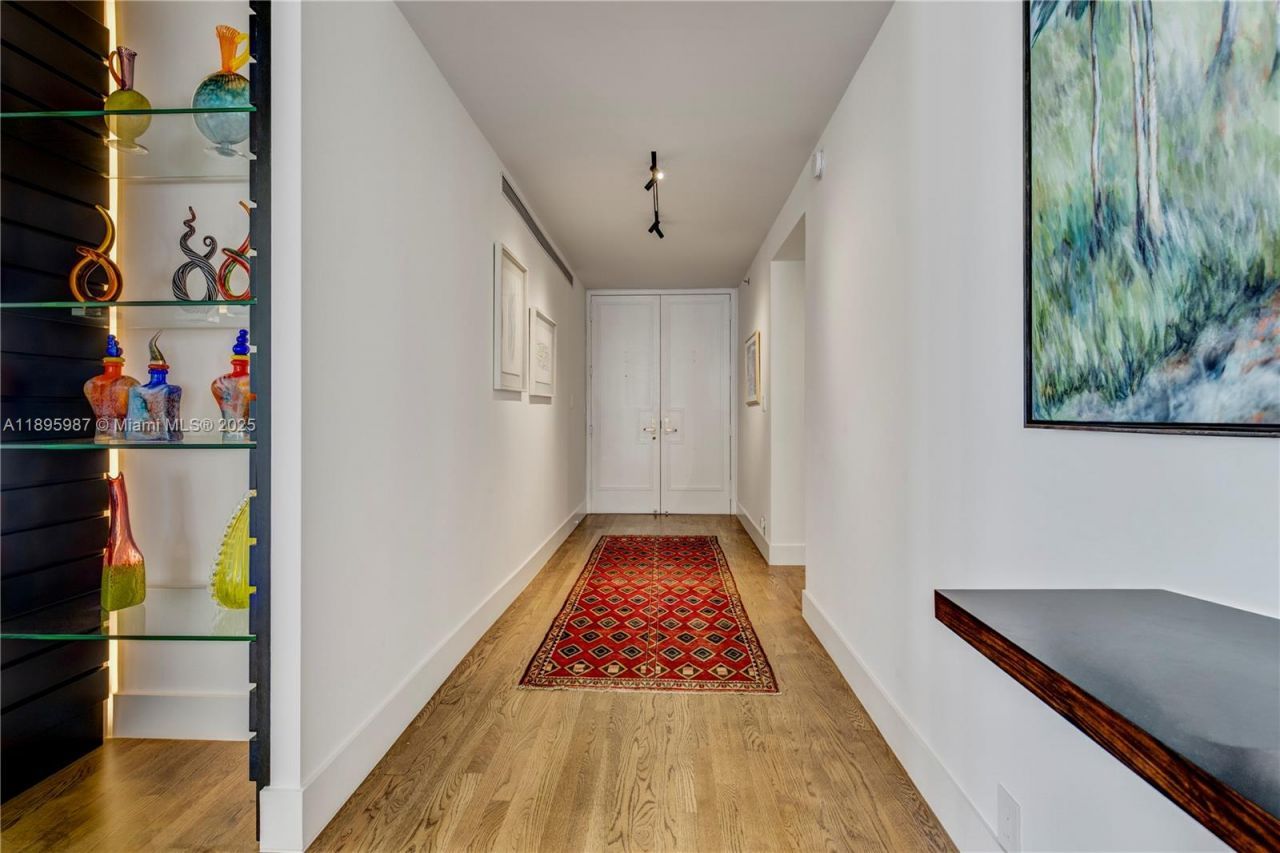 5500 Collins Ave, Unit 1104, Miami Beach, FL 33140 Photo