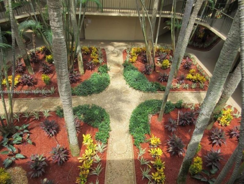 8025 SW 107th Ave, Unit 112, Miami, FL 33173 Photo