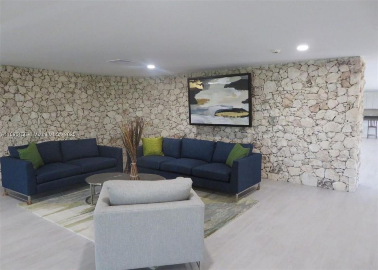 8025 SW 107th Ave, Unit 112, Miami, FL 33173 Photo