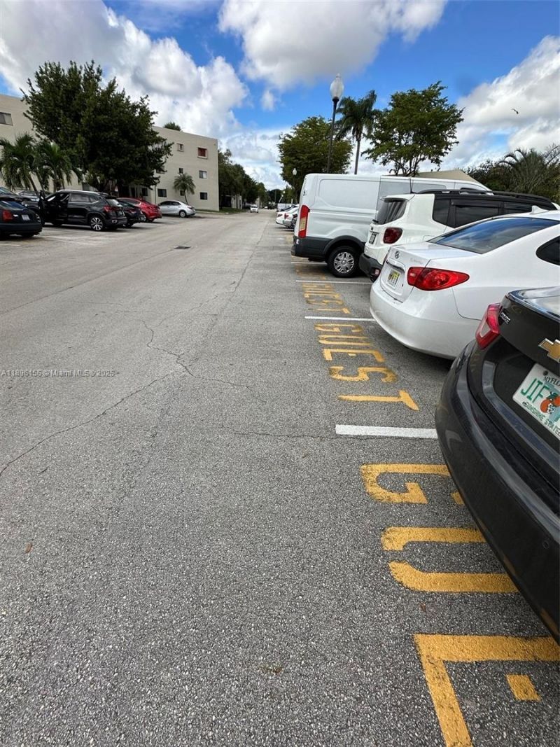 8025 SW 107th Ave, Unit 112, Miami, FL 33173 Photo