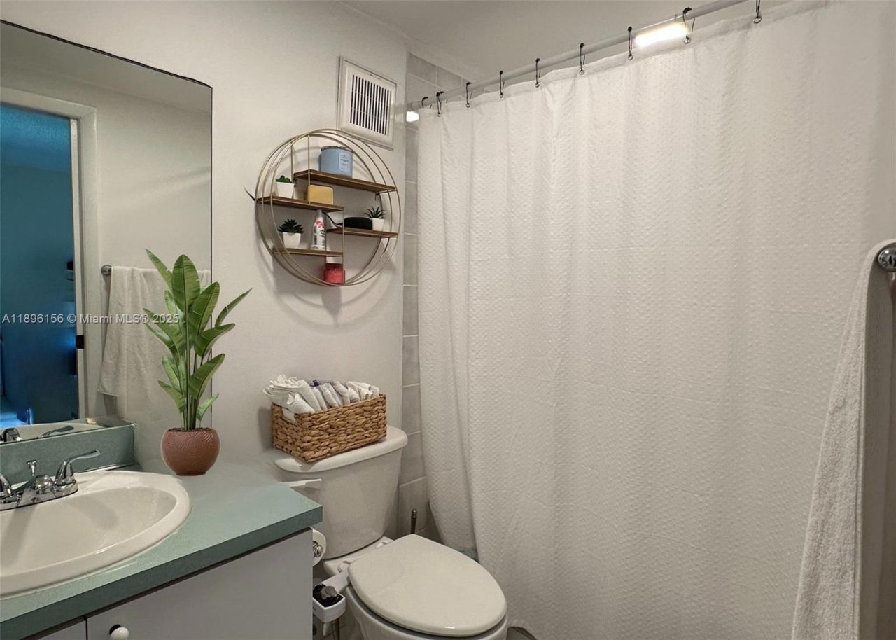 8025 SW 107th Ave, Unit 112, Miami, FL 33173 Photo