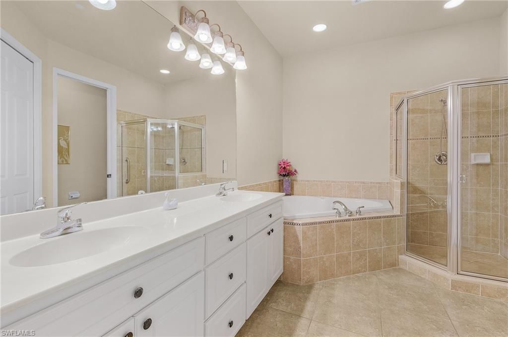 4235 SE 20th Pl, Unit C201, Cape Coral, FL 33904 Photo