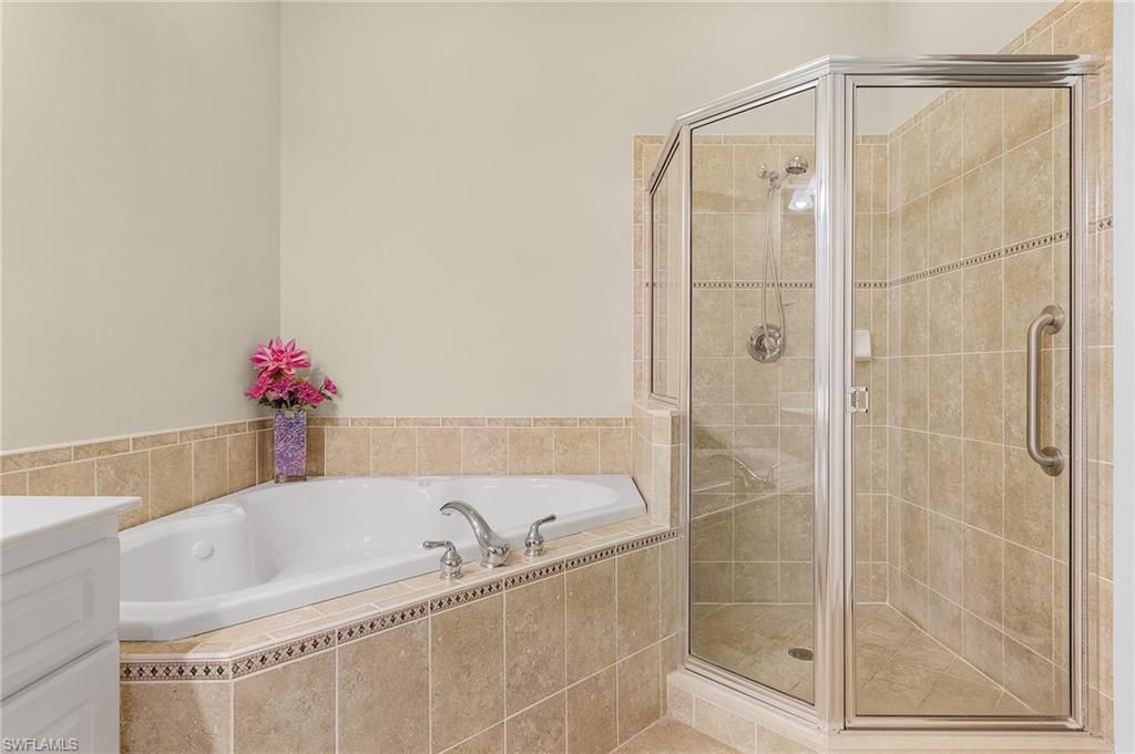 4235 SE 20th Pl, Unit C201, Cape Coral, FL 33904 Photo