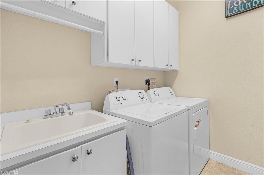 4235 SE 20th Pl, Unit C201, Cape Coral, FL 33904 Photo