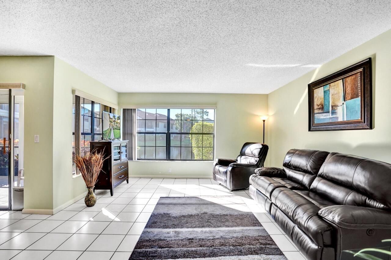 3373 Jog Park Drive, Greenacres, FL 33467 Photo