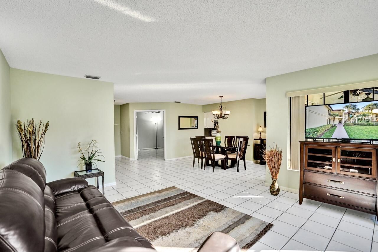 3373 Jog Park Drive, Greenacres, FL 33467 Photo