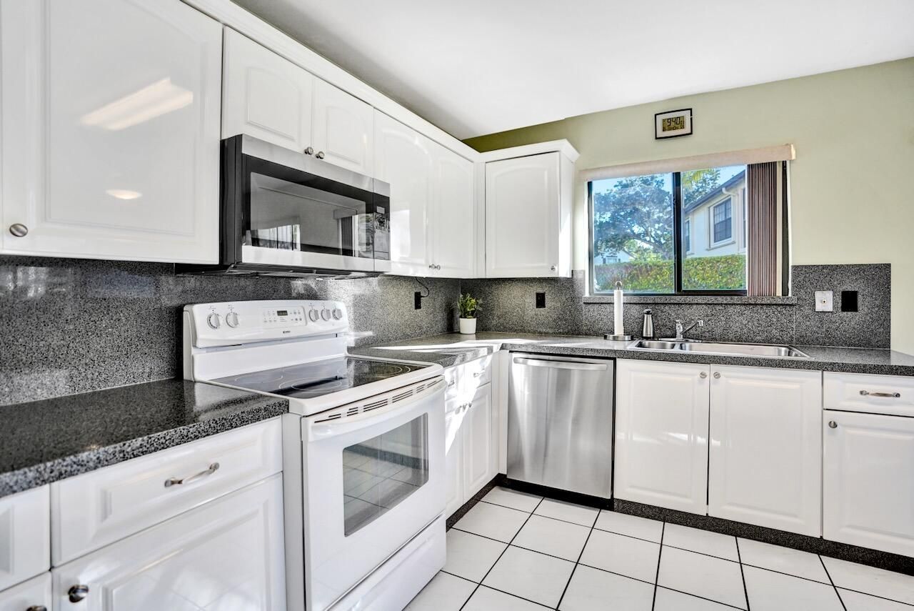 3373 Jog Park Drive, Greenacres, FL 33467 Photo
