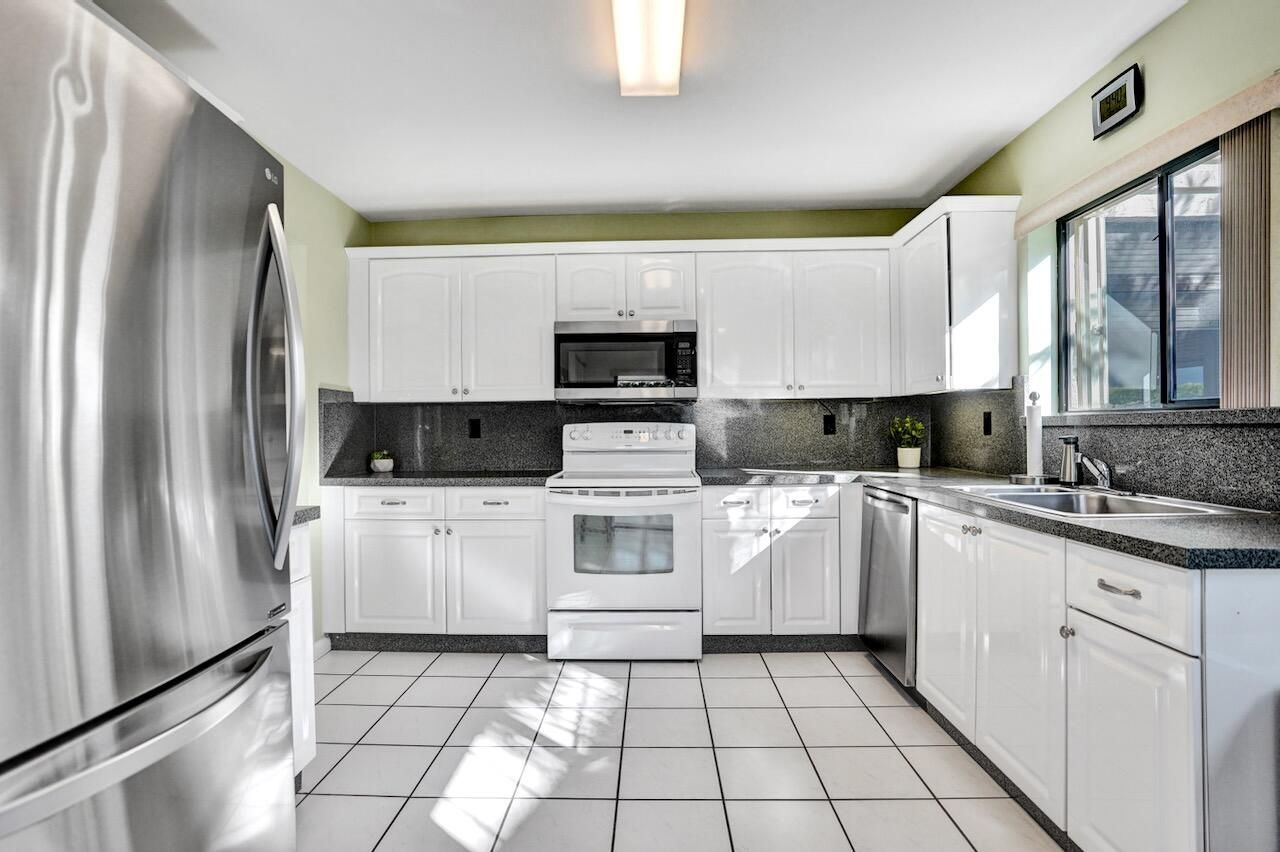 3373 Jog Park Drive, Greenacres, FL 33467 Photo