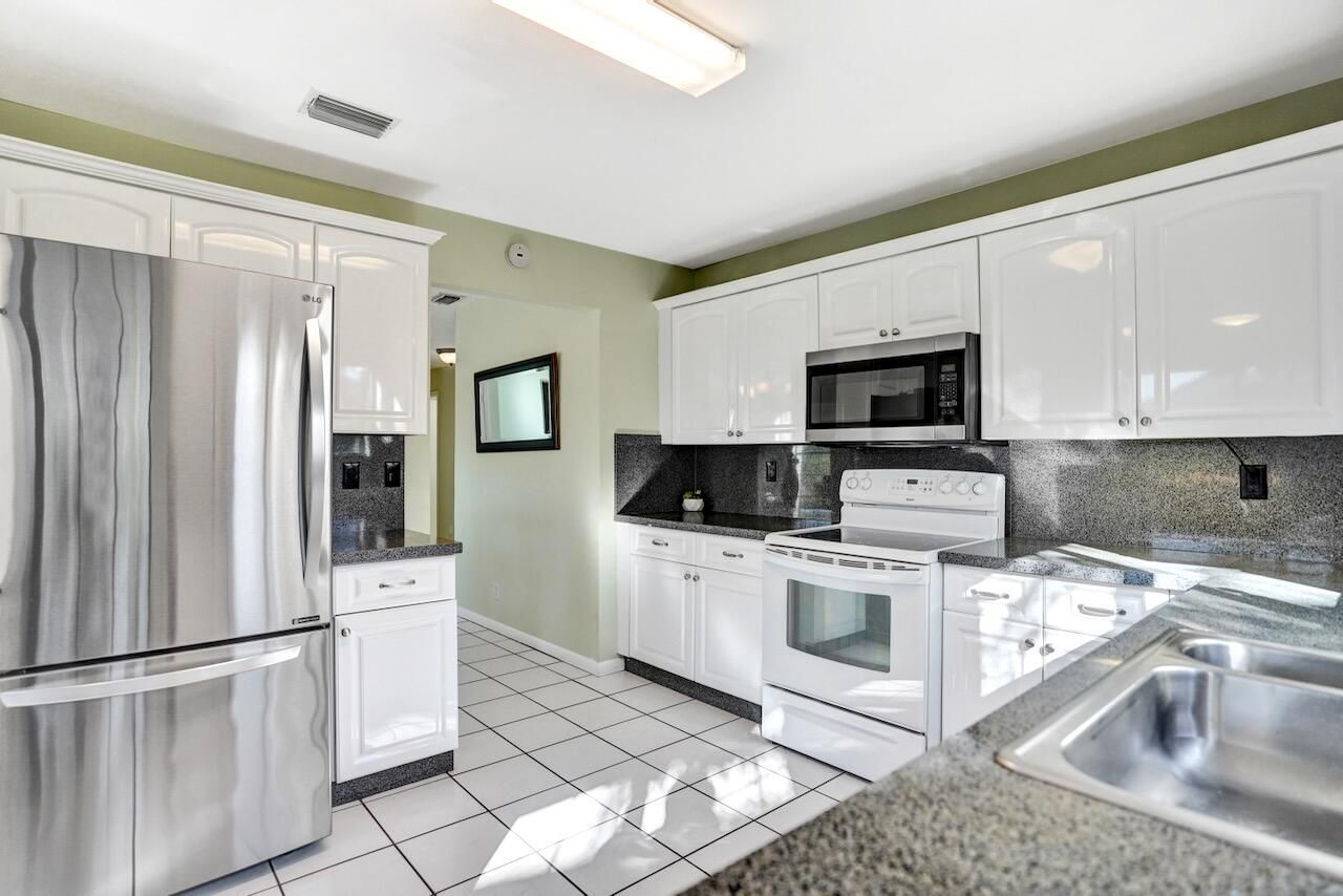 3373 Jog Park Drive, Greenacres, FL 33467 Photo