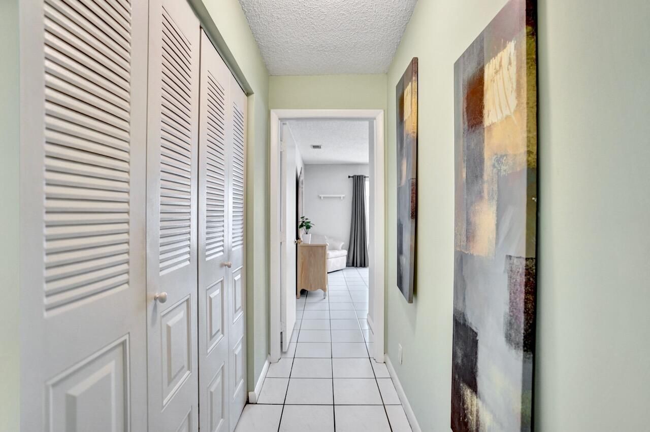3373 Jog Park Drive, Greenacres, FL 33467 Photo
