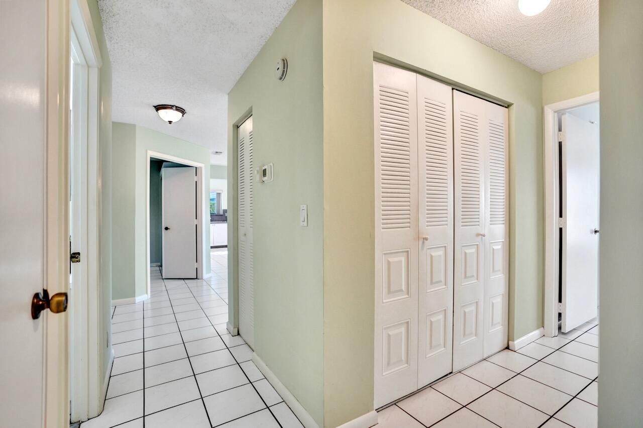 3373 Jog Park Drive, Greenacres, FL 33467 Photo