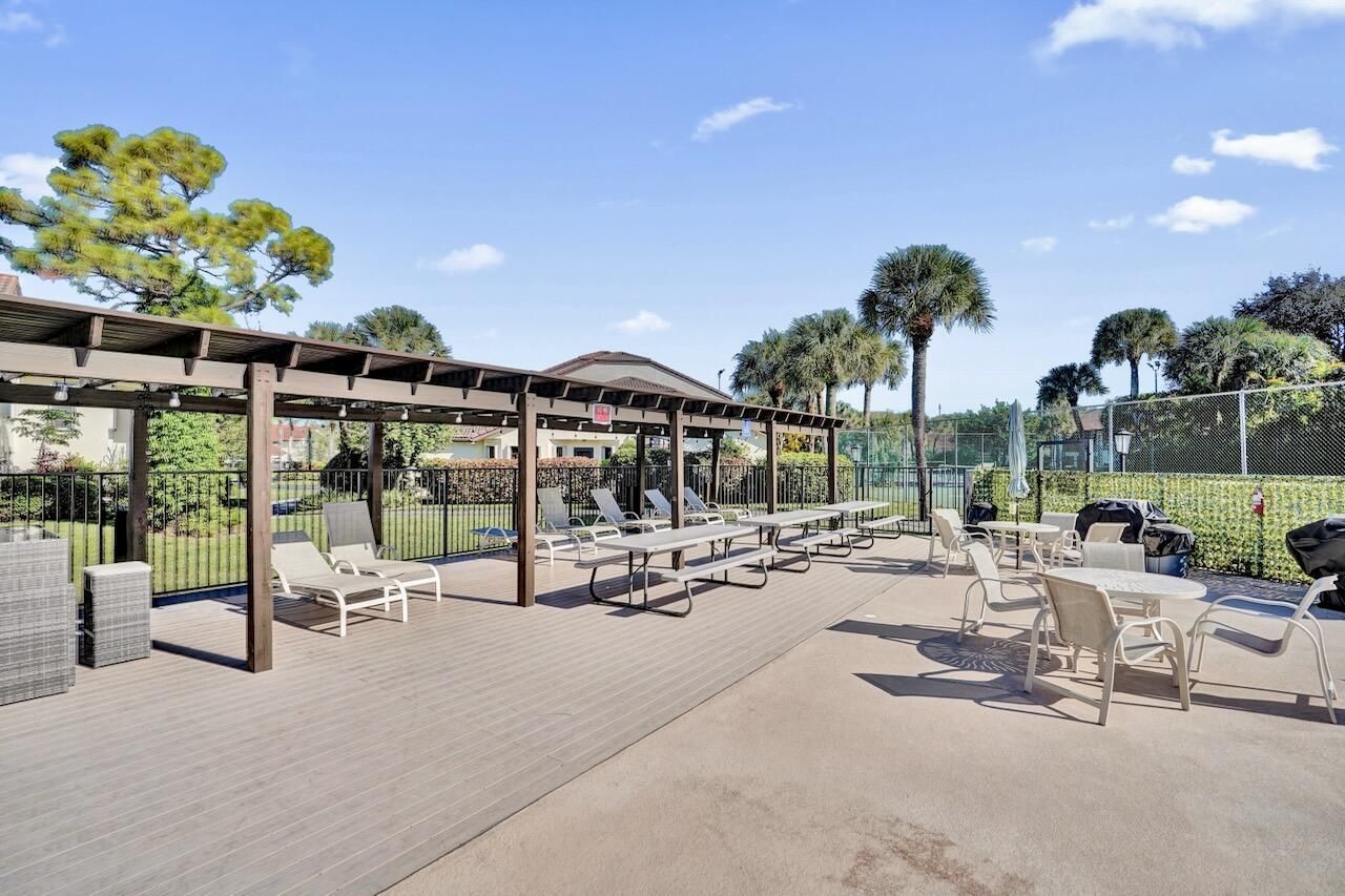 3373 Jog Park Drive, Greenacres, FL 33467 Photo
