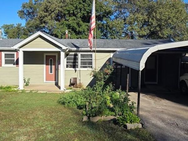 483 Smith Street, Radcliff, KY 40160