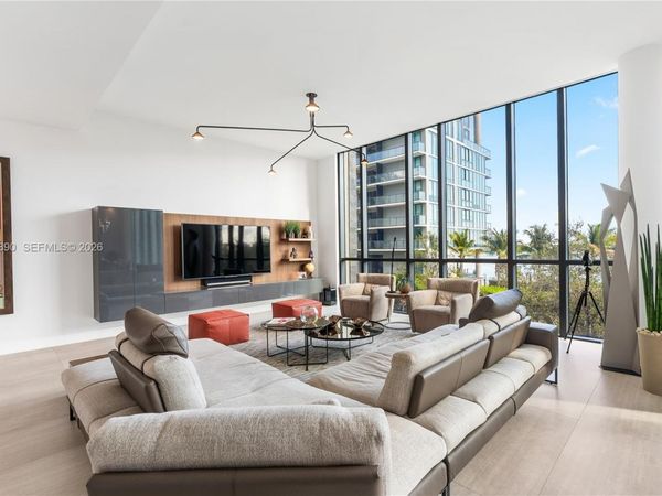 650 NE 32nd St, Unit BH7, Miami, FL 33137