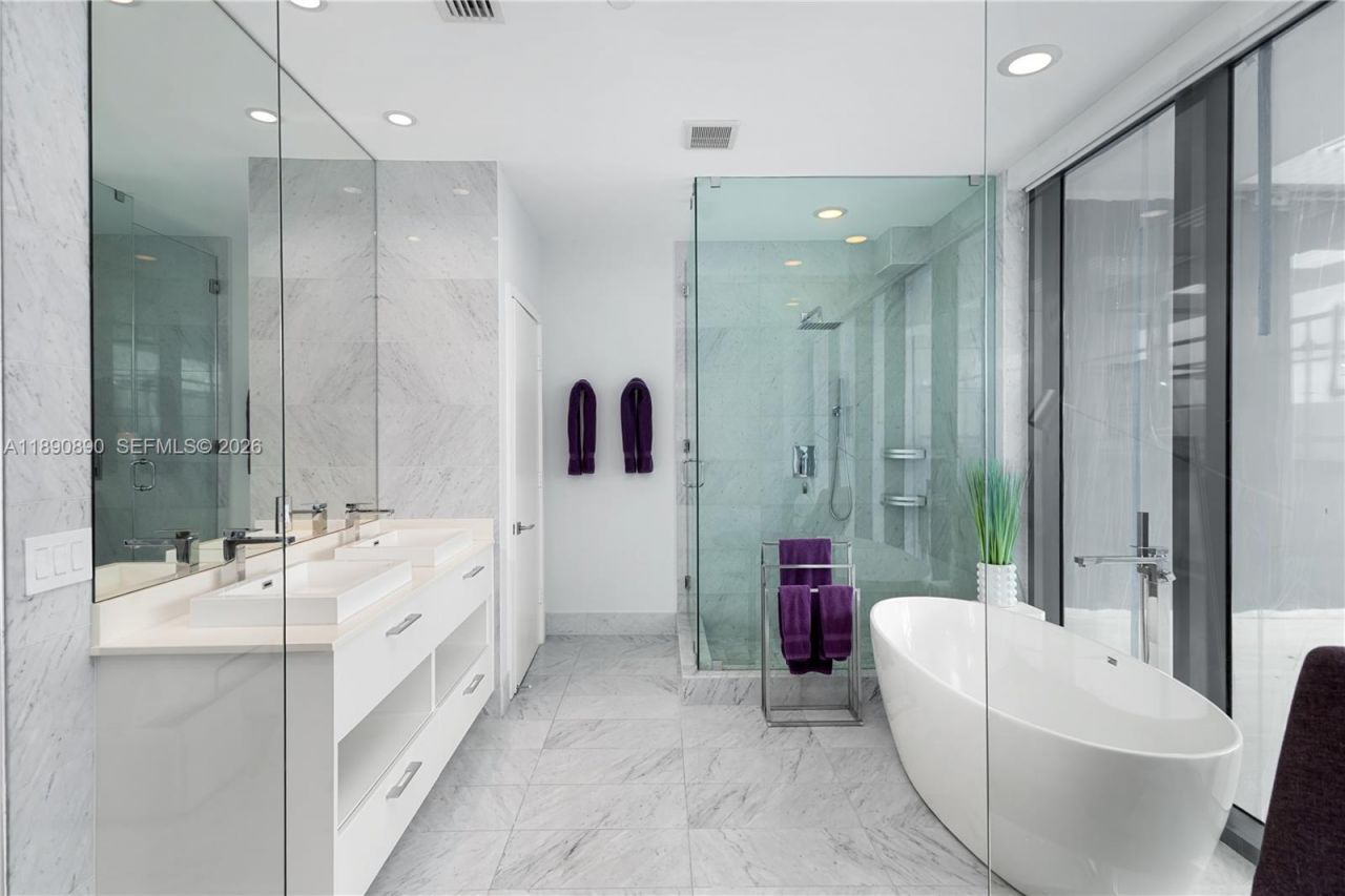 650 NE 32nd St, Unit BH7, Miami, FL 33137 Photo