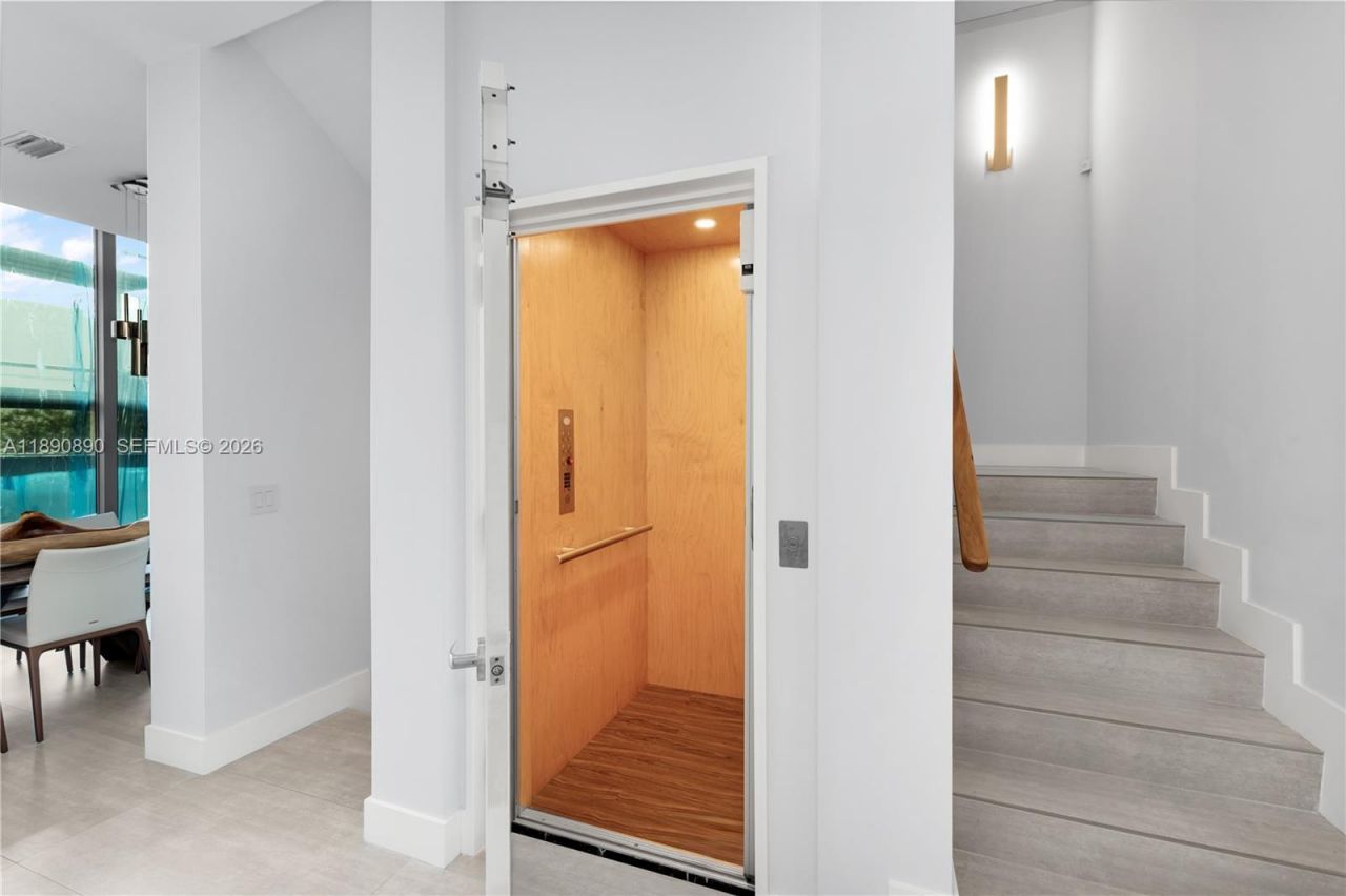 650 NE 32nd St, Unit BH7, Miami, FL 33137 Photo