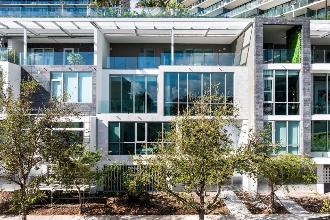 650 NE 32nd St, Unit BH7, Miami, FL 33137 Photo