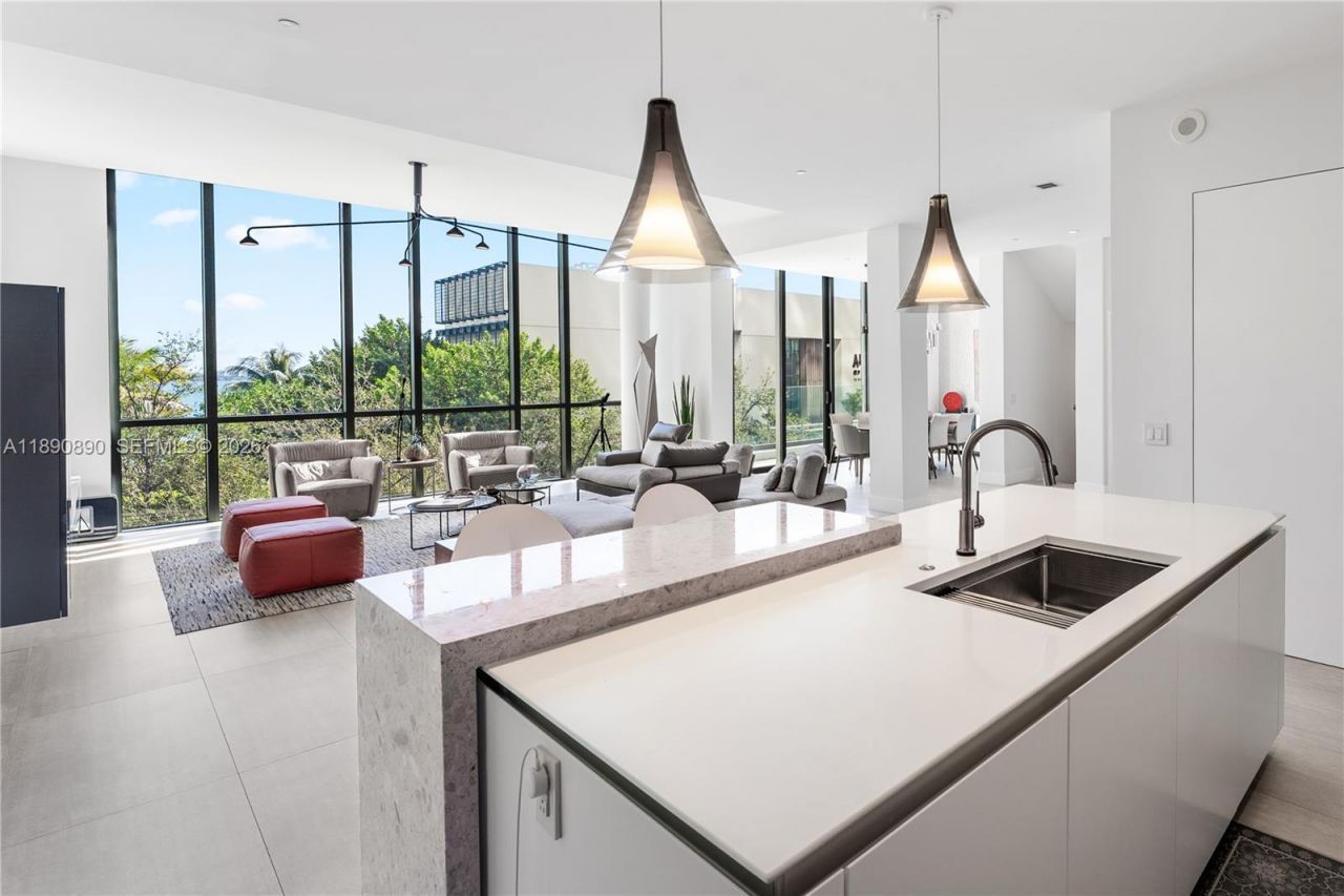 650 NE 32nd St, Unit BH7, Miami, FL 33137 Photo