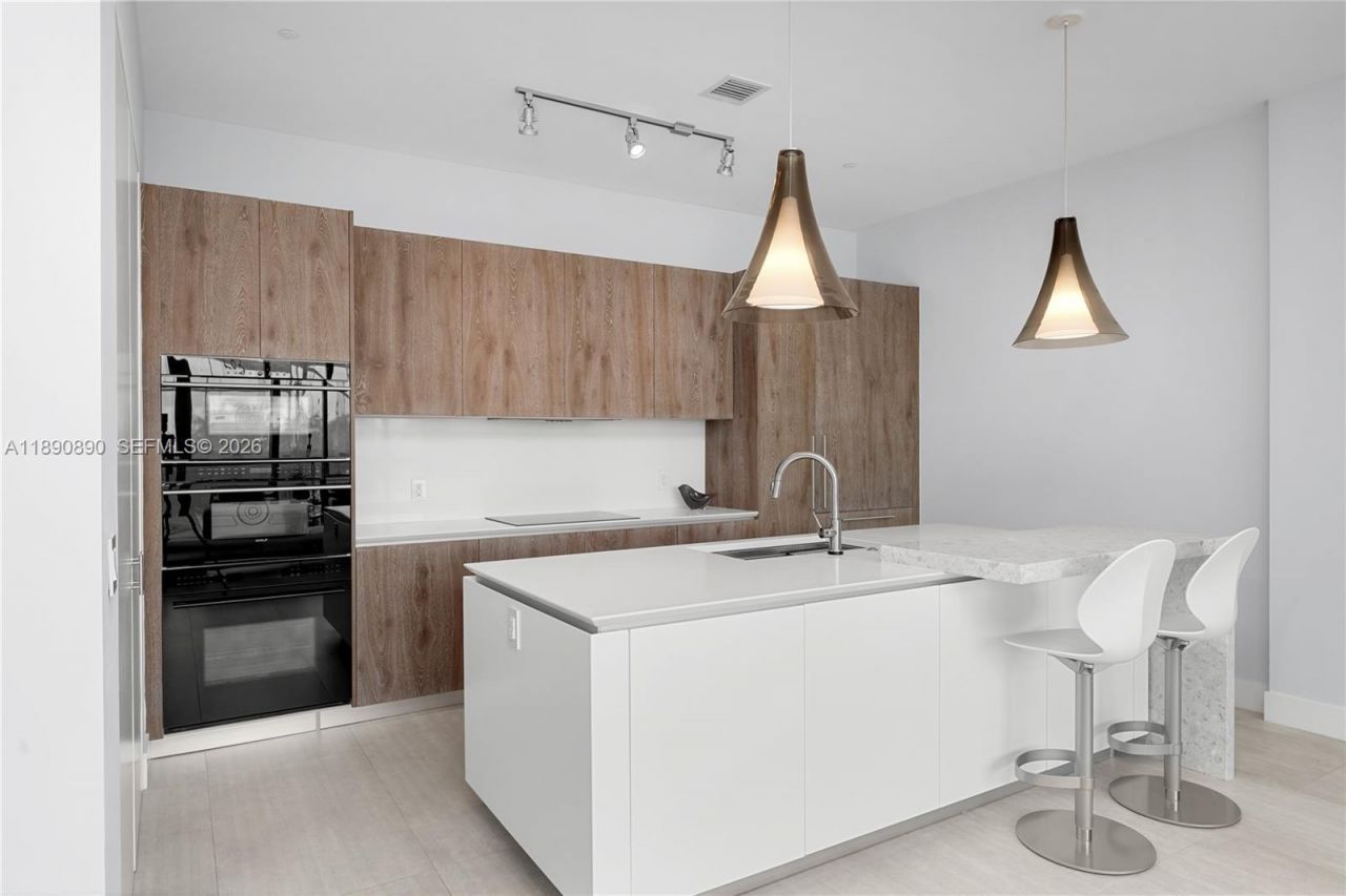 650 NE 32nd St, Unit BH7, Miami, FL 33137 Photo