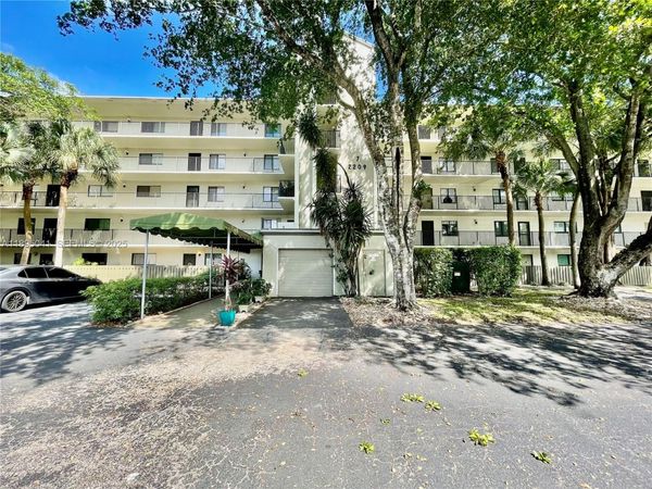 2209 S Cypress Bend Dr, Unit 407, Pompano Beach, FL 33069