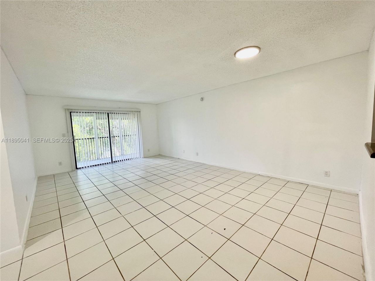 2209 S Cypress Bend Dr, Unit 407, Pompano Beach, FL 33069 Photo