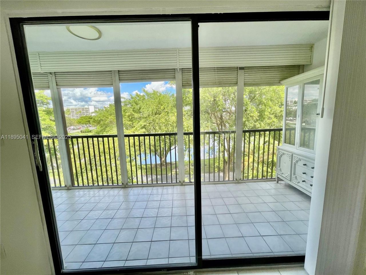 2209 S Cypress Bend Dr, Unit 407, Pompano Beach, FL 33069 Photo