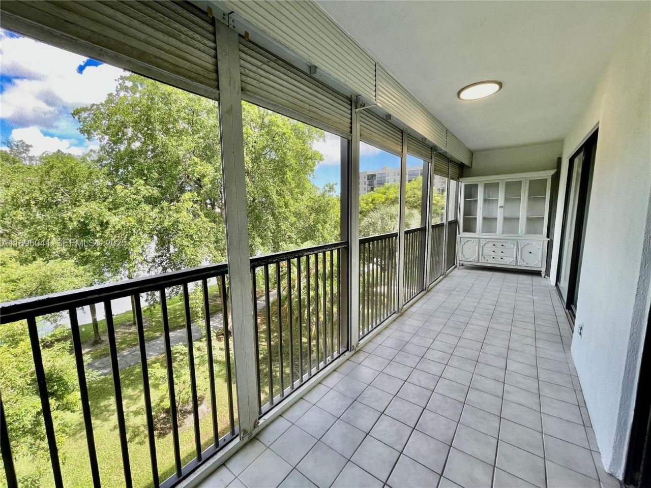2209 S Cypress Bend Dr, Unit 407, Pompano Beach, FL 33069 Photo