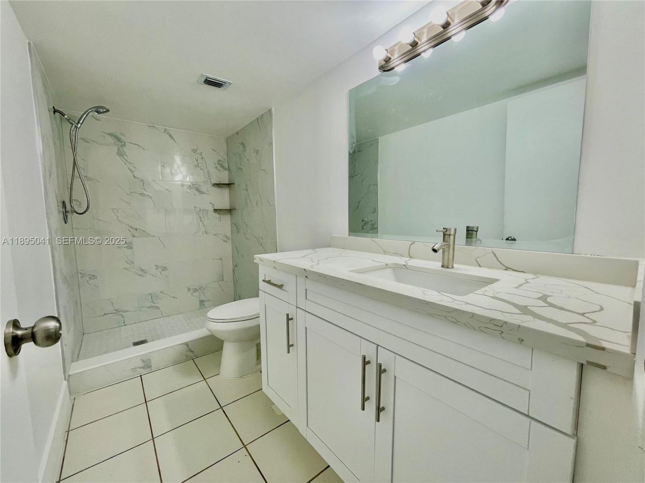 2209 S Cypress Bend Dr, Unit 407, Pompano Beach, FL 33069 Photo