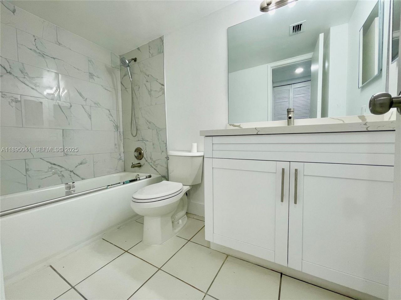 2209 S Cypress Bend Dr, Unit 407, Pompano Beach, FL 33069 Photo