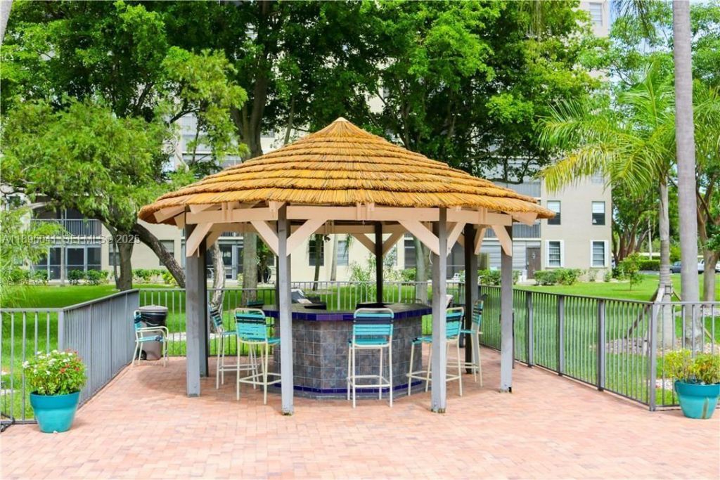2209 S Cypress Bend Dr, Unit 407, Pompano Beach, FL 33069 Photo