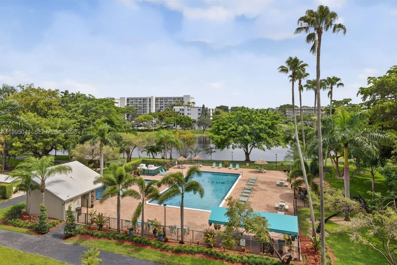 2209 S Cypress Bend Dr, Unit 407, Pompano Beach, FL 33069 Photo