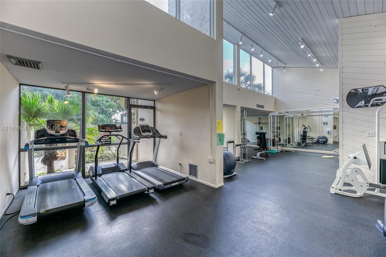 2209 S Cypress Bend Dr, Unit 407, Pompano Beach, FL 33069 Photo