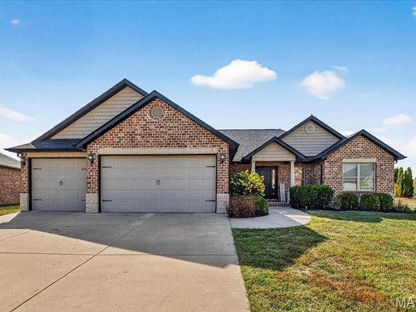 1613 Ontario Drive, Waterloo, IL 62298