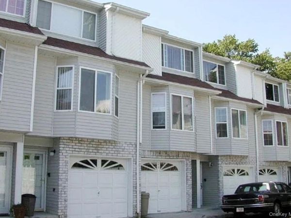 16 Linda Lane, Staten Island, NY 10312