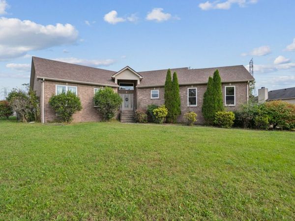 1013 Station Cir, Mount Juliet, TN 37122