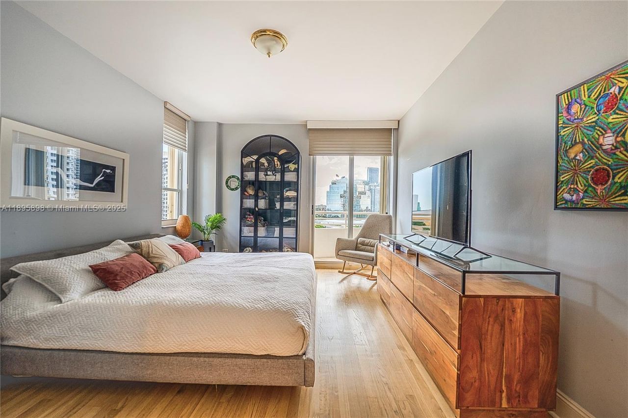 888 Brickell Key Dr, Unit 903, Miami, FL 33131 Photo