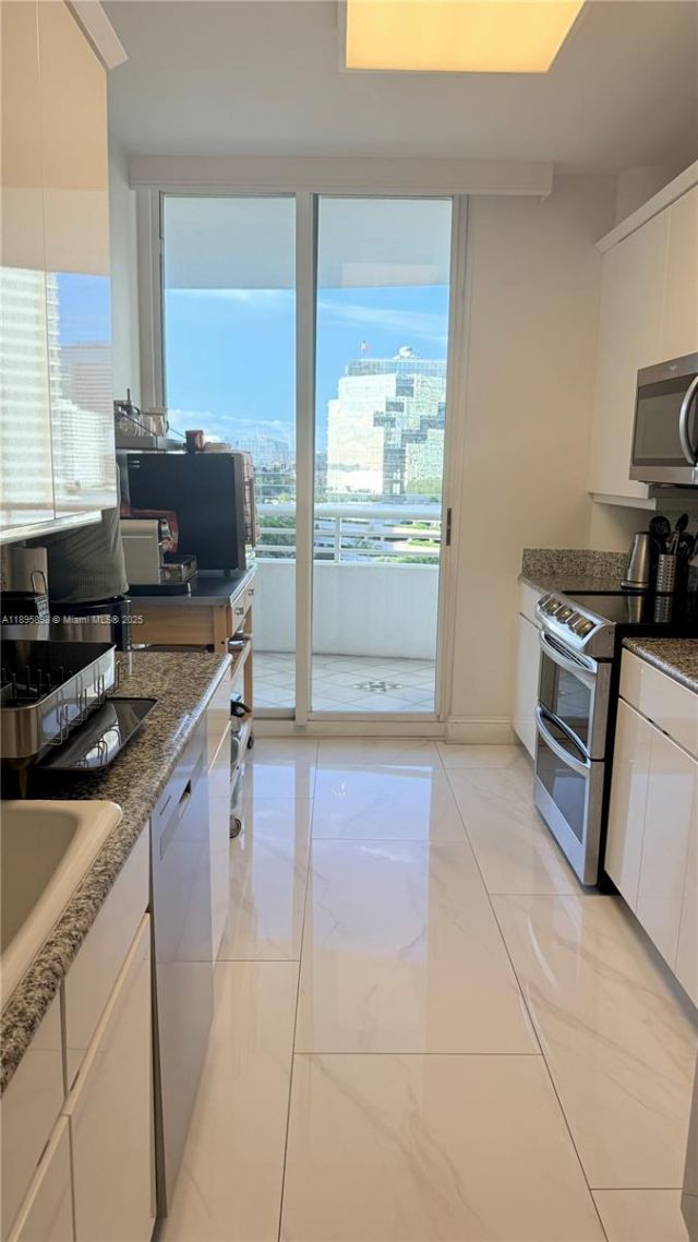 888 Brickell Key Dr, Unit 903, Miami, FL 33131 Photo