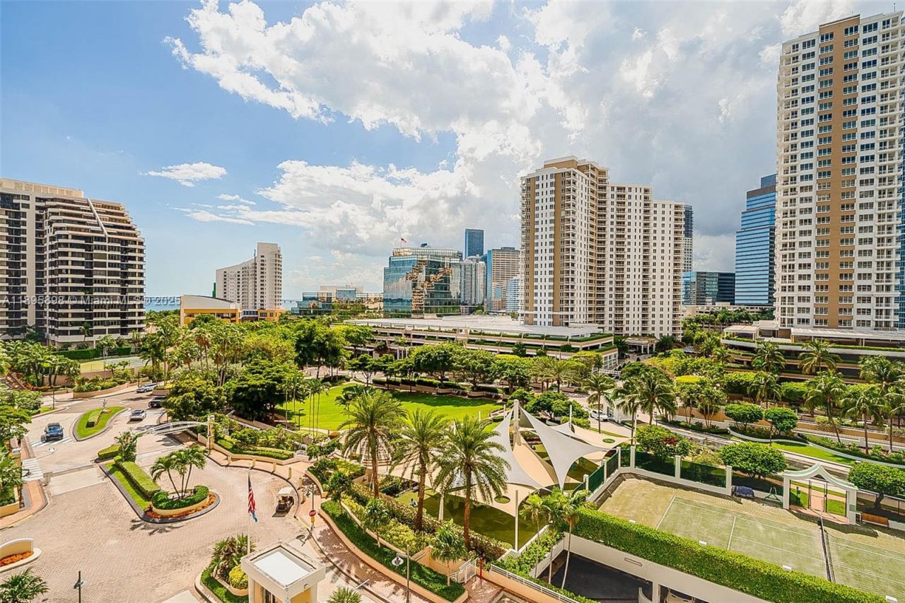 888 Brickell Key Dr, Unit 903, Miami, FL 33131 Photo